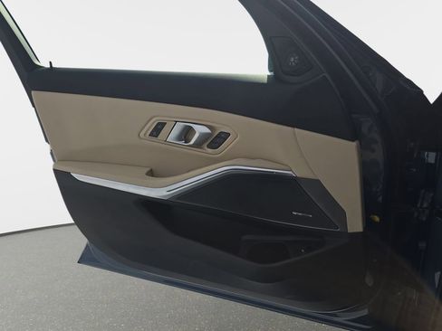 Used 2025 BMW 330i 330i w/ Premium Package image 27