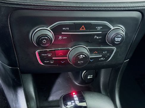 Used 2023 Dodge Charger SXT w/ Plus Group RWD image 7