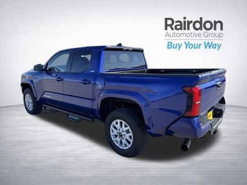 Used 2025 Toyota Tacoma SR5 image 5