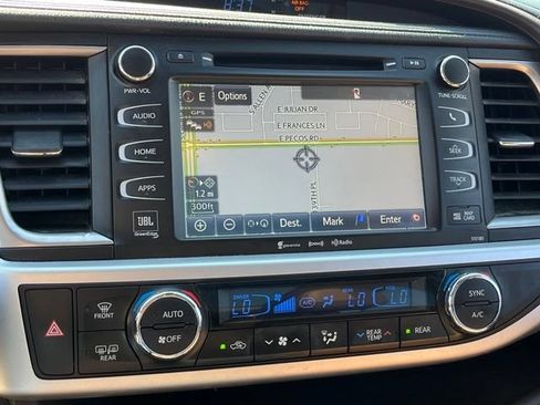 Used 2018 Toyota Highlander Limited Platinum AWD/4WD image 22