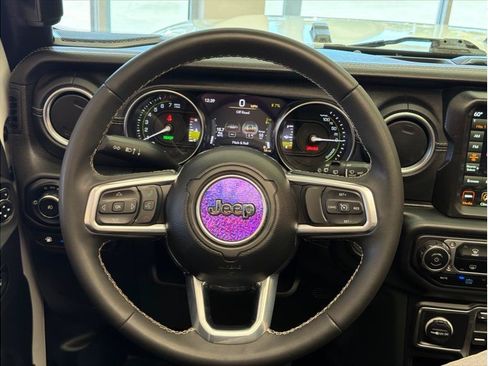 Used 2023 Jeep Wrangler Unlimited Sahara AWD/4WD image 19