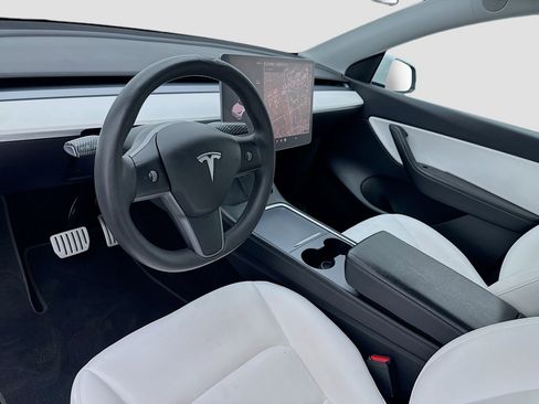 Used 2021 Tesla Model Y Performance image 7