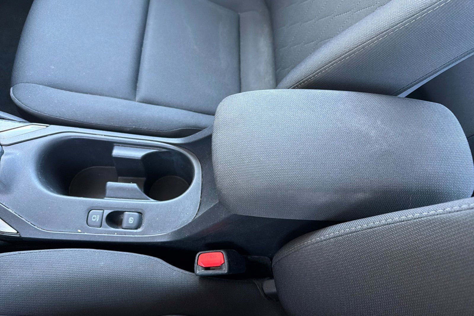 Used 2025 Toyota Corolla LE FWD image 25