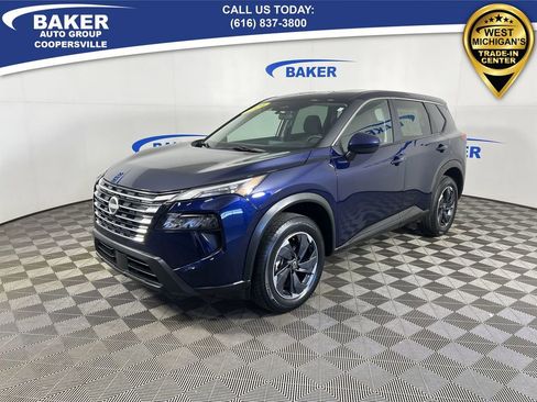 Used 2024 Nissan Rogue SV image 5