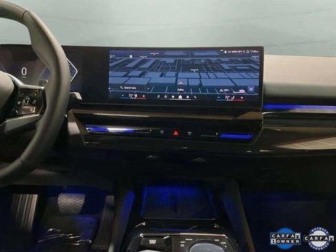 Used 2025 BMW 530i xDrive image 13