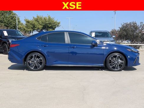 Used 2025 Toyota Camry XSE image 4