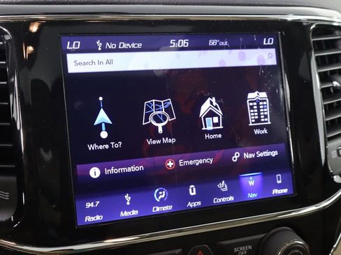 Used 2019 Jeep Grand Cherokee Limited w/ Trailer Tow Group IV image 37