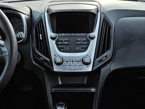 Used 2017 Chevrolet Equinox LS FWD image 13