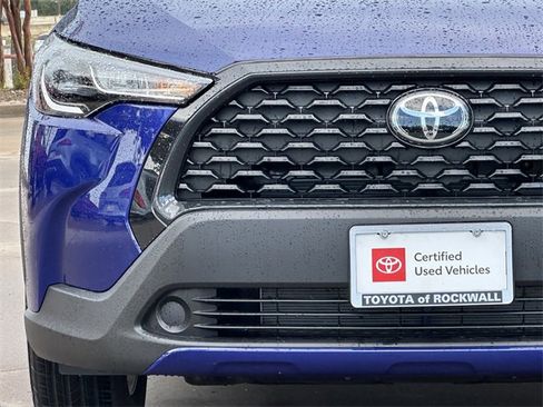 Used 2025 Toyota Corolla Cross LE image 8