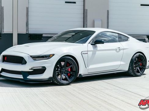 Used 2017 Ford Mustang Shelby GT350R w/ GT350R Equipment Group 920A RWD image 39