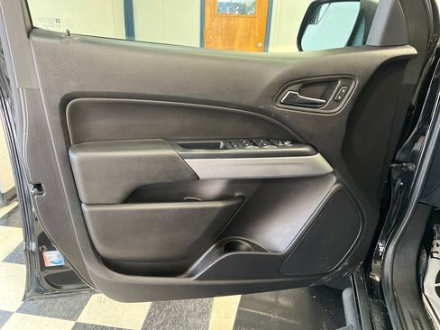 Used 2019 Chevrolet Colorado LT w/ Redline Special Edition image 37