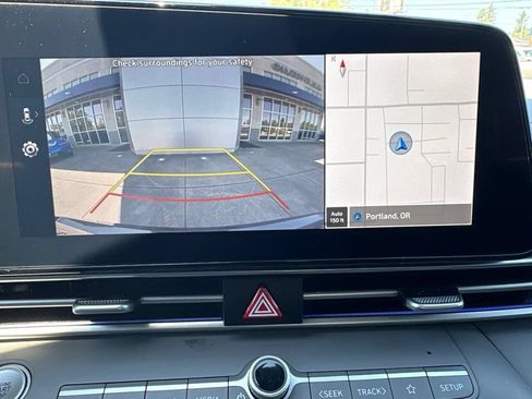 Used 2024 Hyundai Elantra SEL FWD image 17