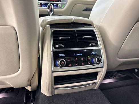 Used 2016 BMW 750i image 30