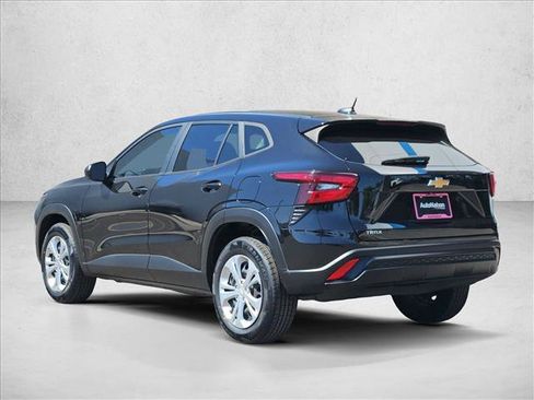 Certified 2024 Chevrolet Trax LS FWD image 6
