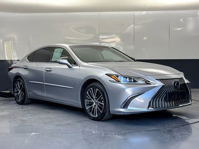 Used 2022 Lexus ES 300h w/ Premium Package