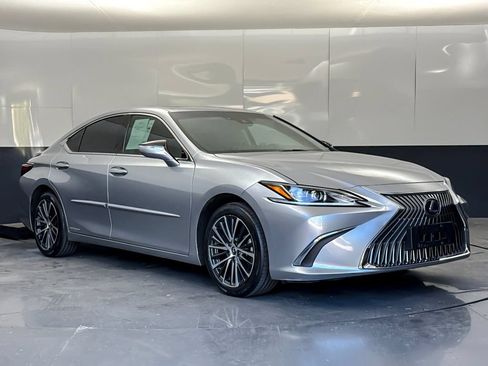 Used 2022 Lexus ES 300h w/ Premium Package FWD image 1