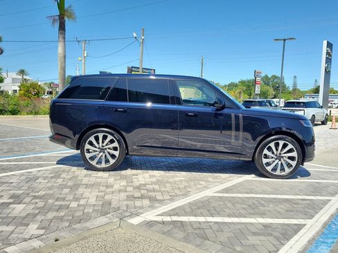 New 2026 Land Rover Range Rover Long Wheelbase SE AWD/4WD image 6
