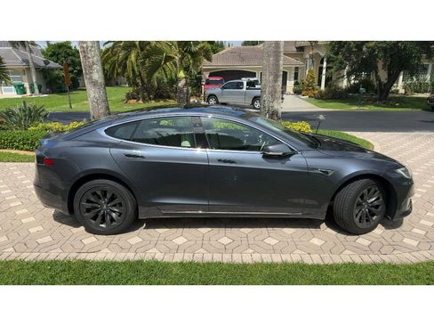 Used 2019 Tesla Model S Long Range AWD/4WD image 3