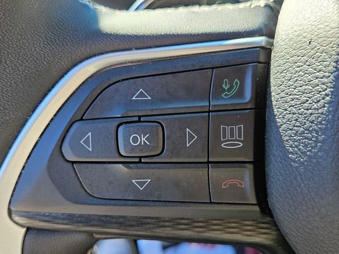 Used 2023 Jeep Grand Cherokee Altitude image 24