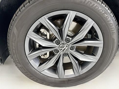 Used 2023 Volkswagen Tiguan SE FWD image 28