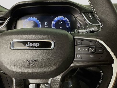 New 2025 Jeep Grand Cherokee Laredo image 30