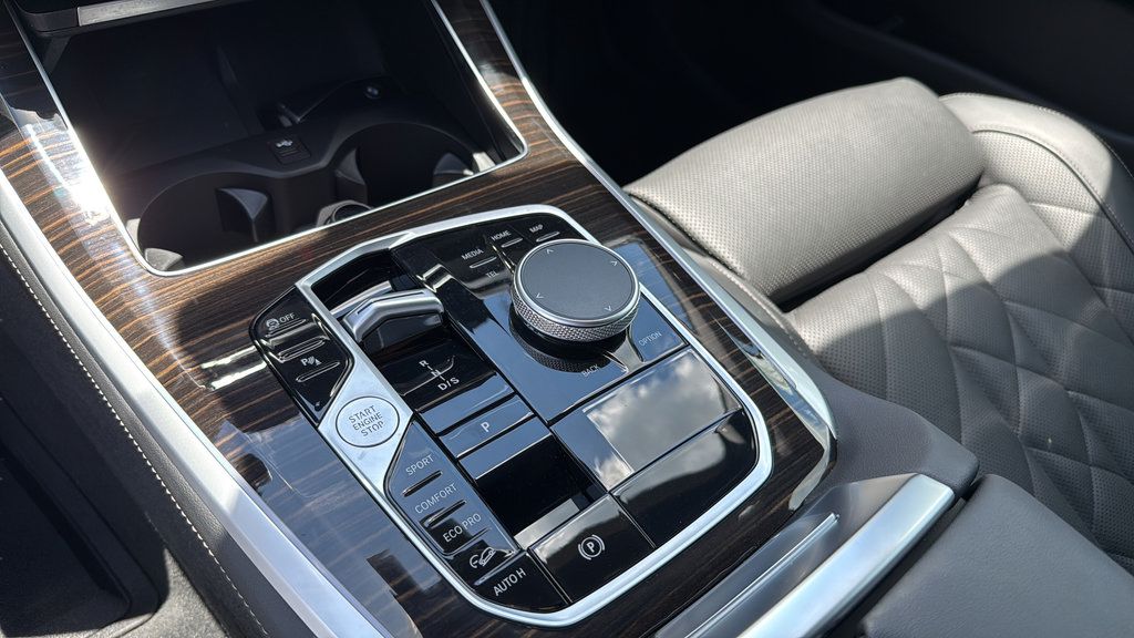 Used 2025 BMW X5 xDrive40i w/ Premium Package AWD/4WD image 29
