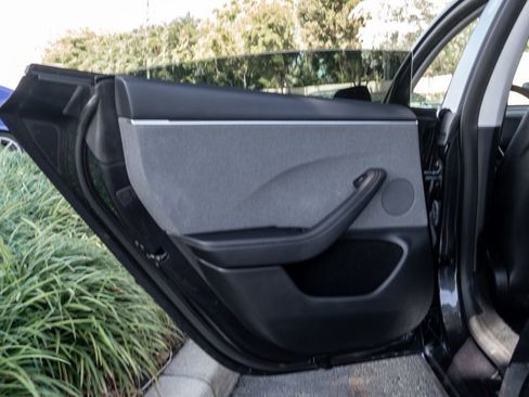 Used 2025 Tesla Model 3 Long Range RWD image 30