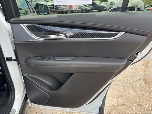 Used 2024 Cadillac XT6 Premium Luxury w/ Technology Package FWD image 22