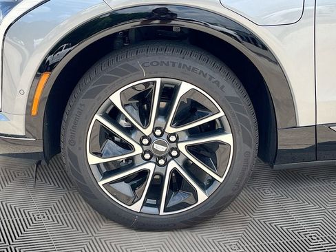 New 2025 Cadillac Optiq Sport 2 w/ LPO, Floor Liner Package AWD/4WD image 10