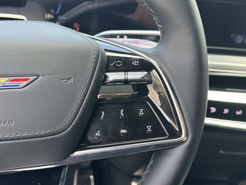 New 2026 Cadillac Lyriq V AWD/4WD image 32