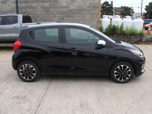 Used 2022 Chevrolet Spark LT FWD image 4