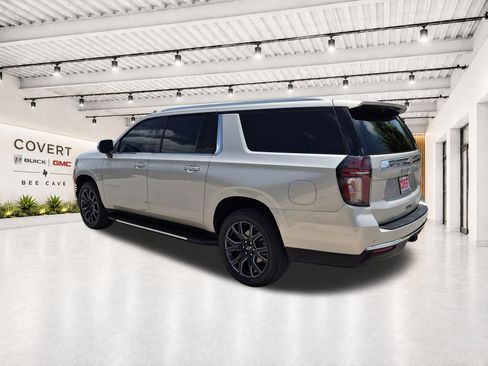 Used 2023 Chevrolet Suburban Premier w/ Max Trailering Package AWD/4WD image 9