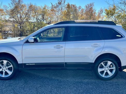 Used 2013 Subaru Outback 2.5i Premium image 5