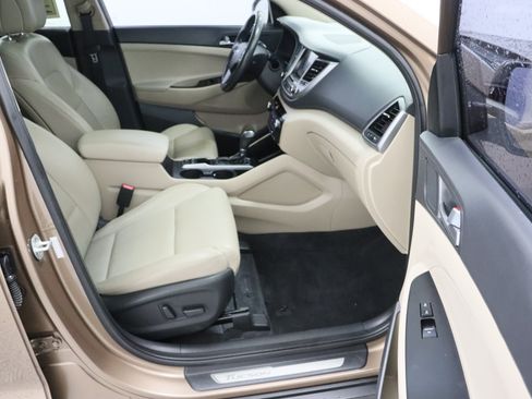 Used 2016 Hyundai Tucson Limited w/ Option Group 03 FWD image 41