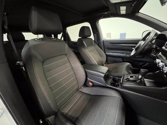 Used 2025 Honda CR-V Sport image 9