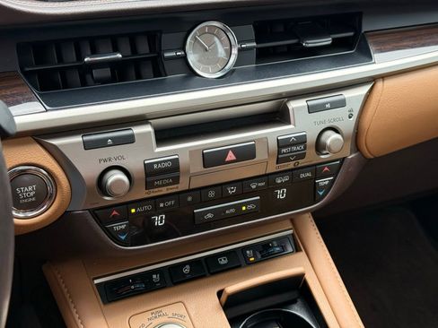 Used 2017 Lexus ES 350 w/ Luxury Package image 35