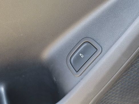 Used 2026 Chevrolet Traverse LT FWD image 22