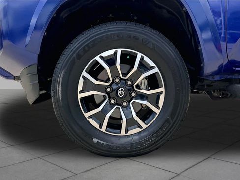 Used 2023 Toyota Tacoma TRD Sport w/ Advanced Technology Package AWD/4WD image 11