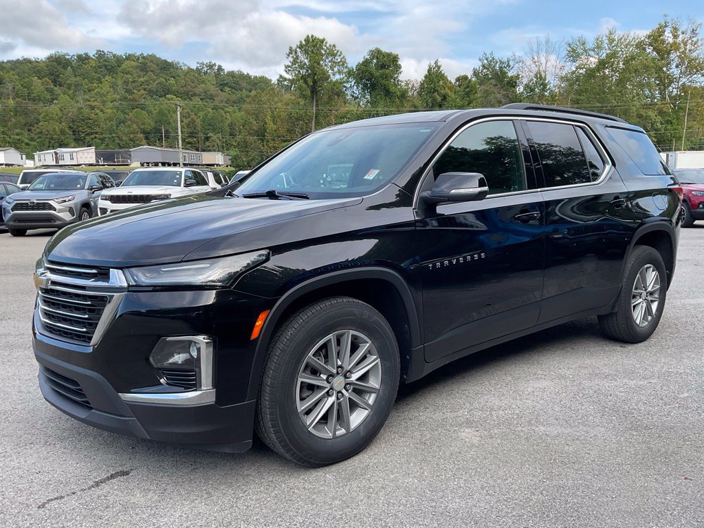 Used 2023 Chevrolet Traverse LT FWD image 3