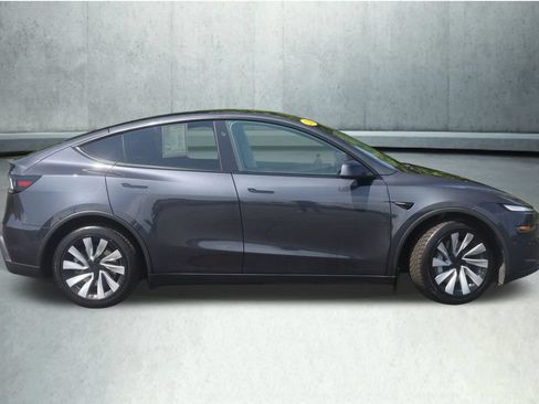 Used 2026 Tesla Model Y Long Range AWD/4WD image 26