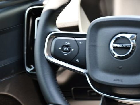 Used 2023 Volvo XC40 Recharge Plus AWD/4WD image 20