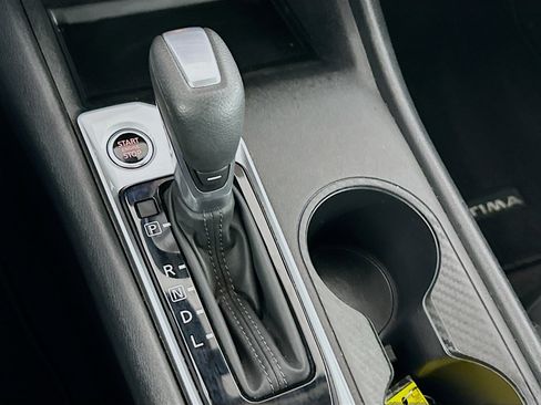 Used 2025 Nissan Altima 2.5 SV image 23