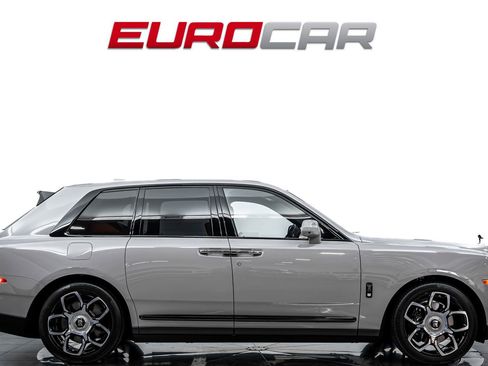 Used 2023 Rolls-Royce Cullinan Black Badge w/ Dark Exterior Package image 7