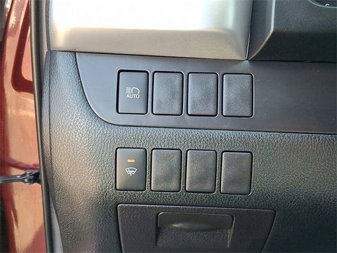 Used 2019 Toyota Highlander AWD V6 image 26