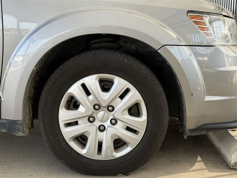 Used 2017 Dodge Journey SE image 5