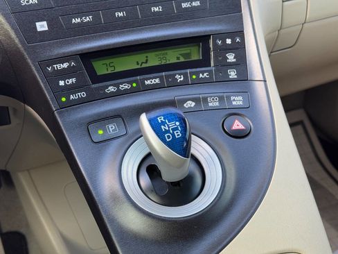 Used 2011 Toyota Prius Three image 17