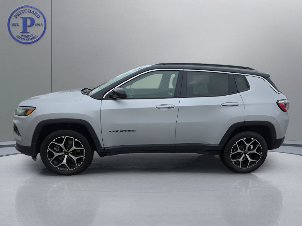 Used 2025 Jeep Compass Limited AWD/4WD image 4
