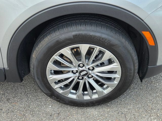 Used 2024 Cadillac XT4 Premium Luxury FWD image 17