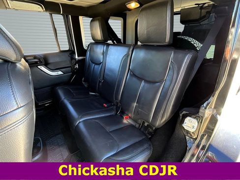 Used 2017 Jeep Wrangler Unlimited Rubicon w/ Connectivity Group image 21