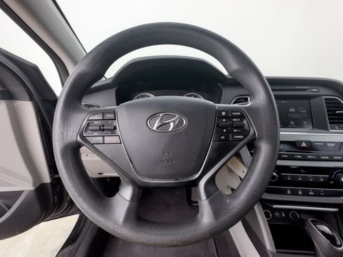 Used 2016 Hyundai Sonata SE w/ Cargo Package FWD image 10